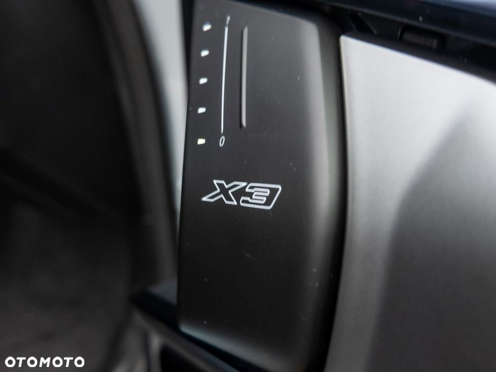 BMW X3 xDrive40d mHEV - 24