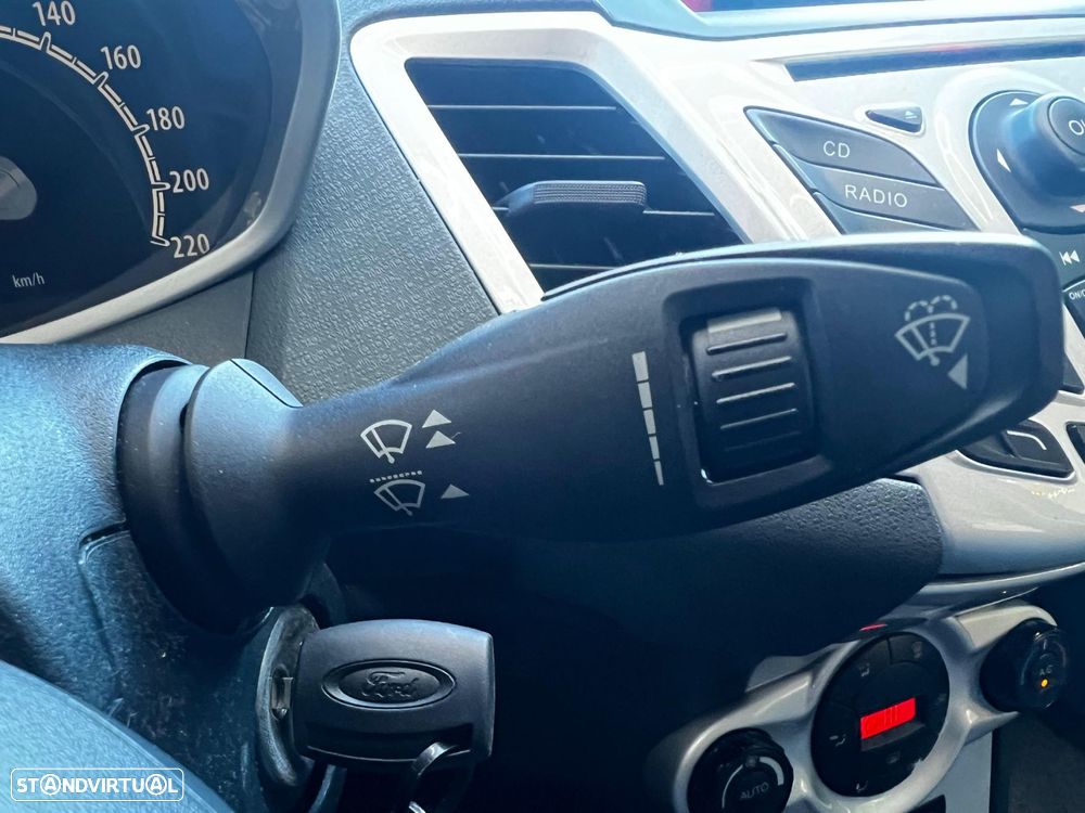 Ford Fiesta 1.4 TDCI Titanium - 26