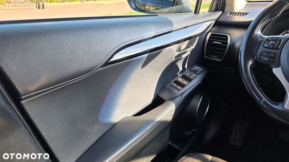 Lexus NX 300h Elite 2WD - 16