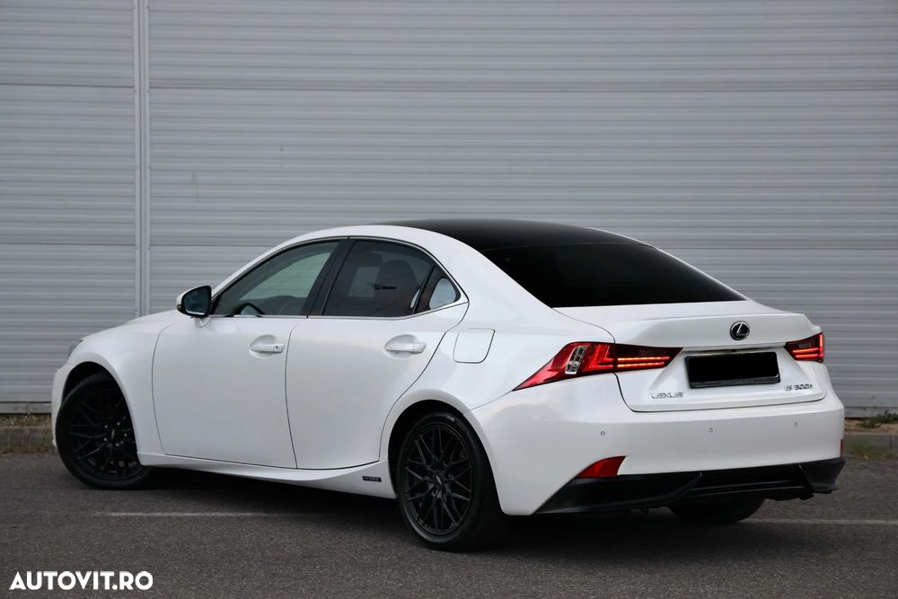 Lexus Seria IS 300h Aut. Executive - 11