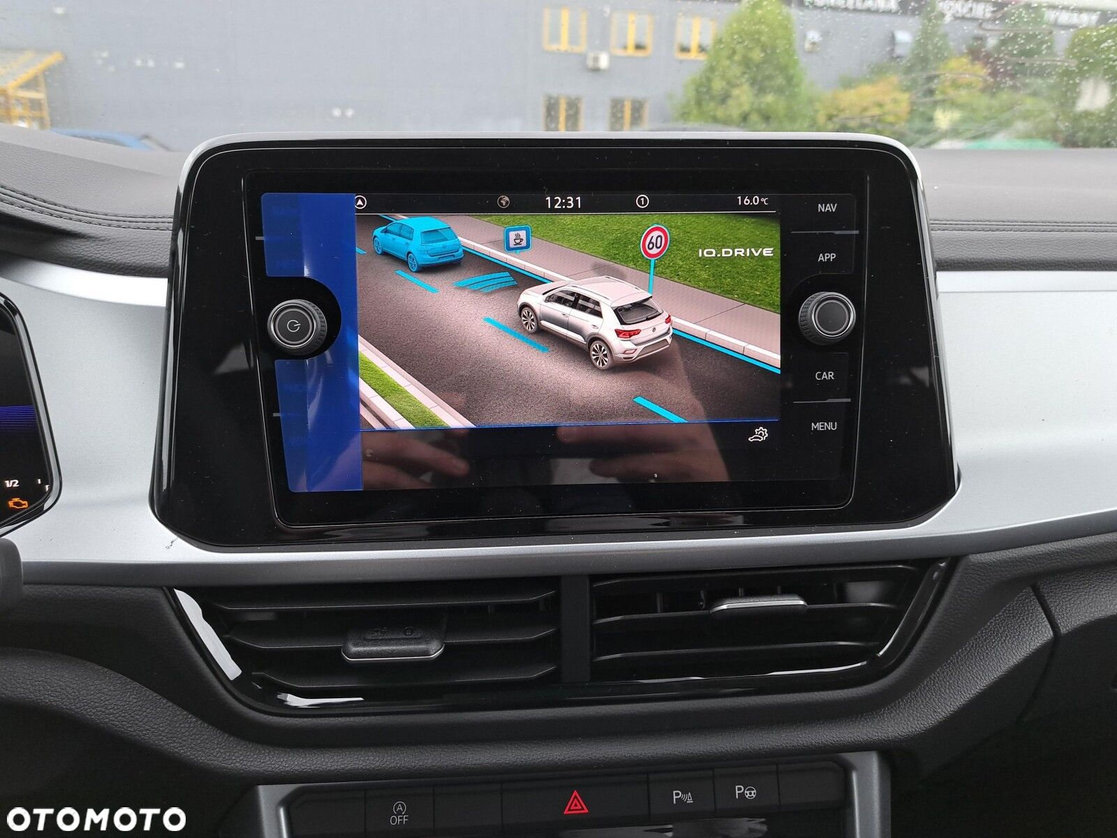 Volkswagen T-Roc 1.5 TSI Life Plus DSG - 23