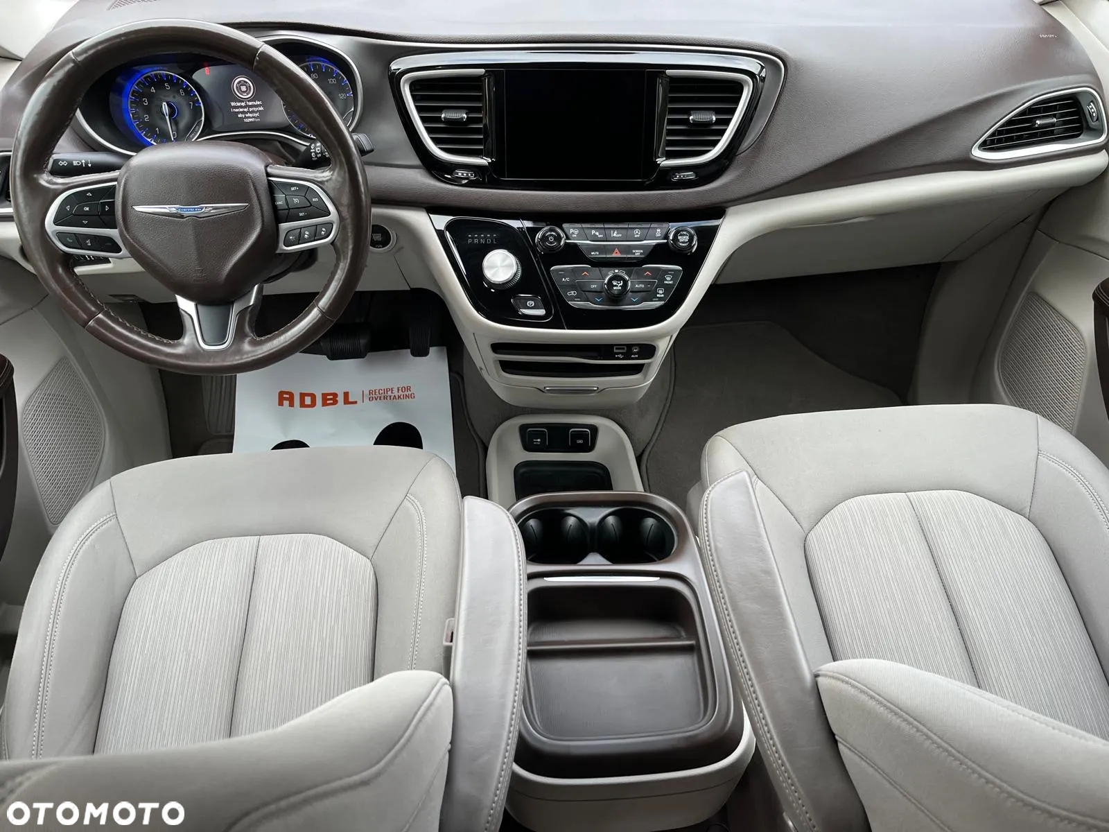 Chrysler Pacifica - 10