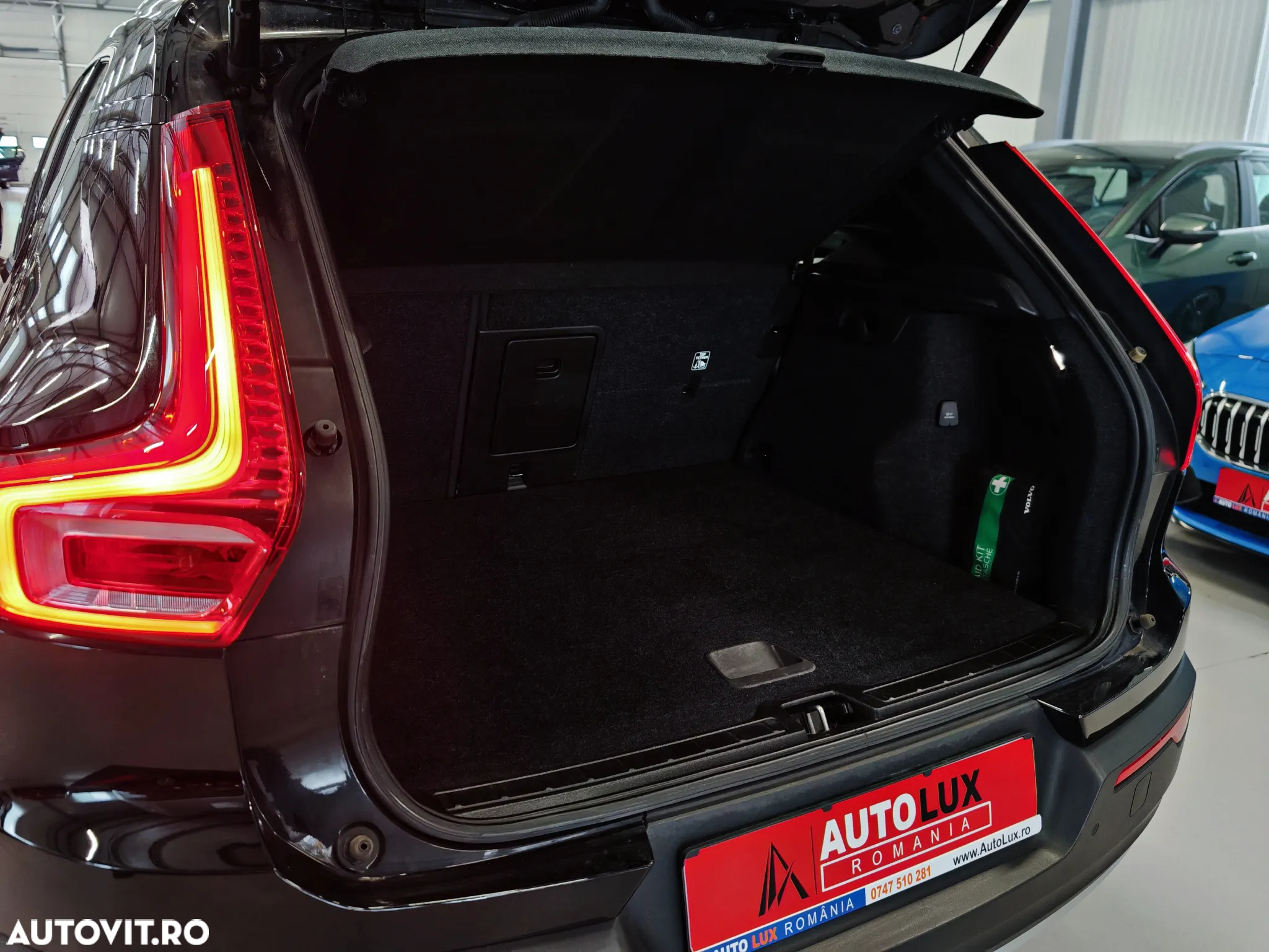 Volvo XC 40 T3 Geartronic Momentum Pro - 35