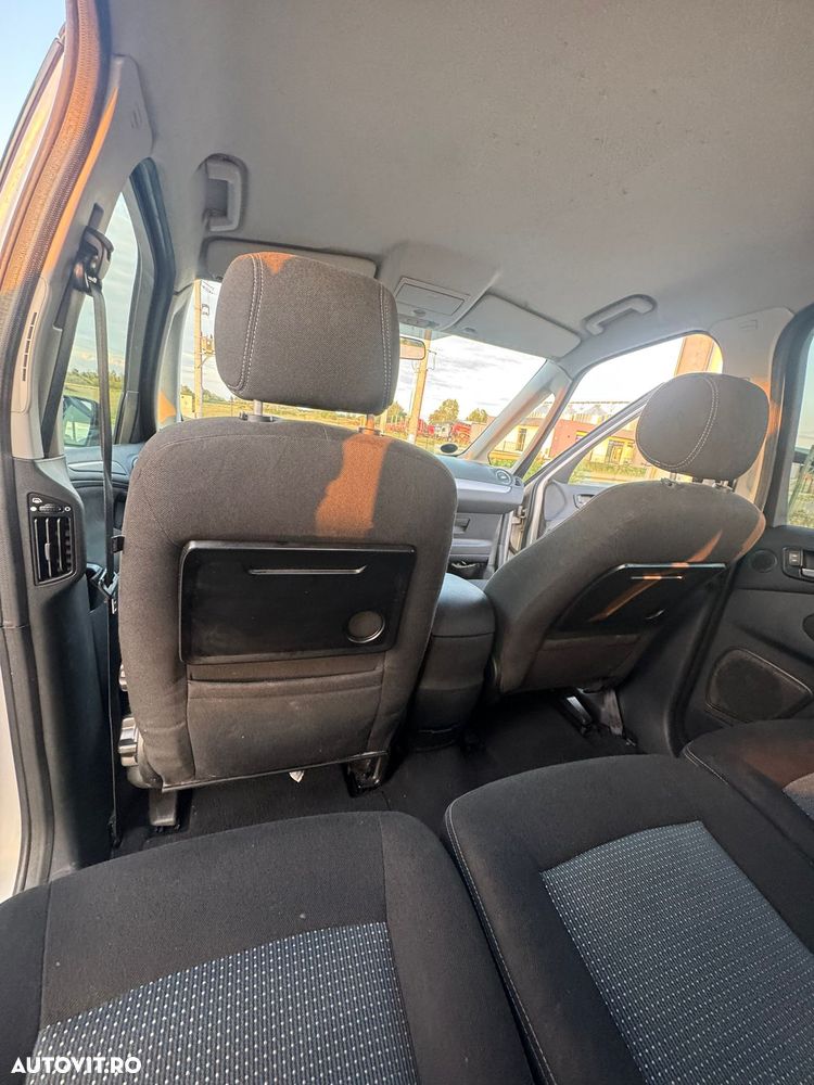 Ford Galaxy - 13