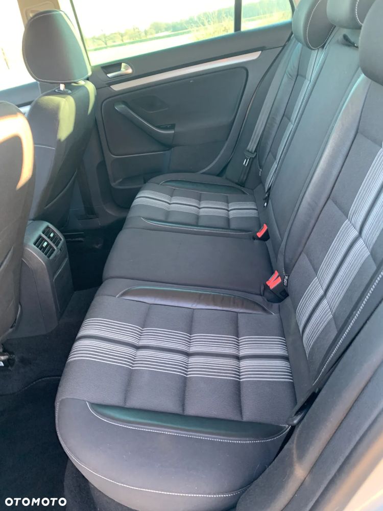 Volkswagen Golf VI 2.0 TDI Comfortline DSG - 9