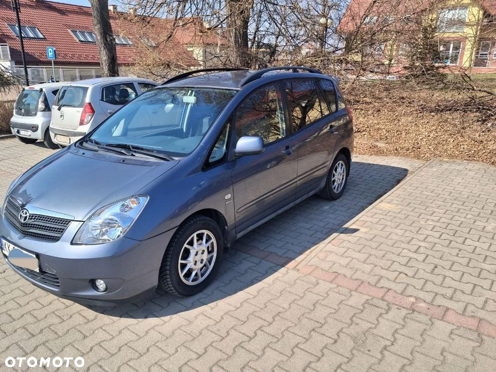 Toyota Corolla Verso - 2