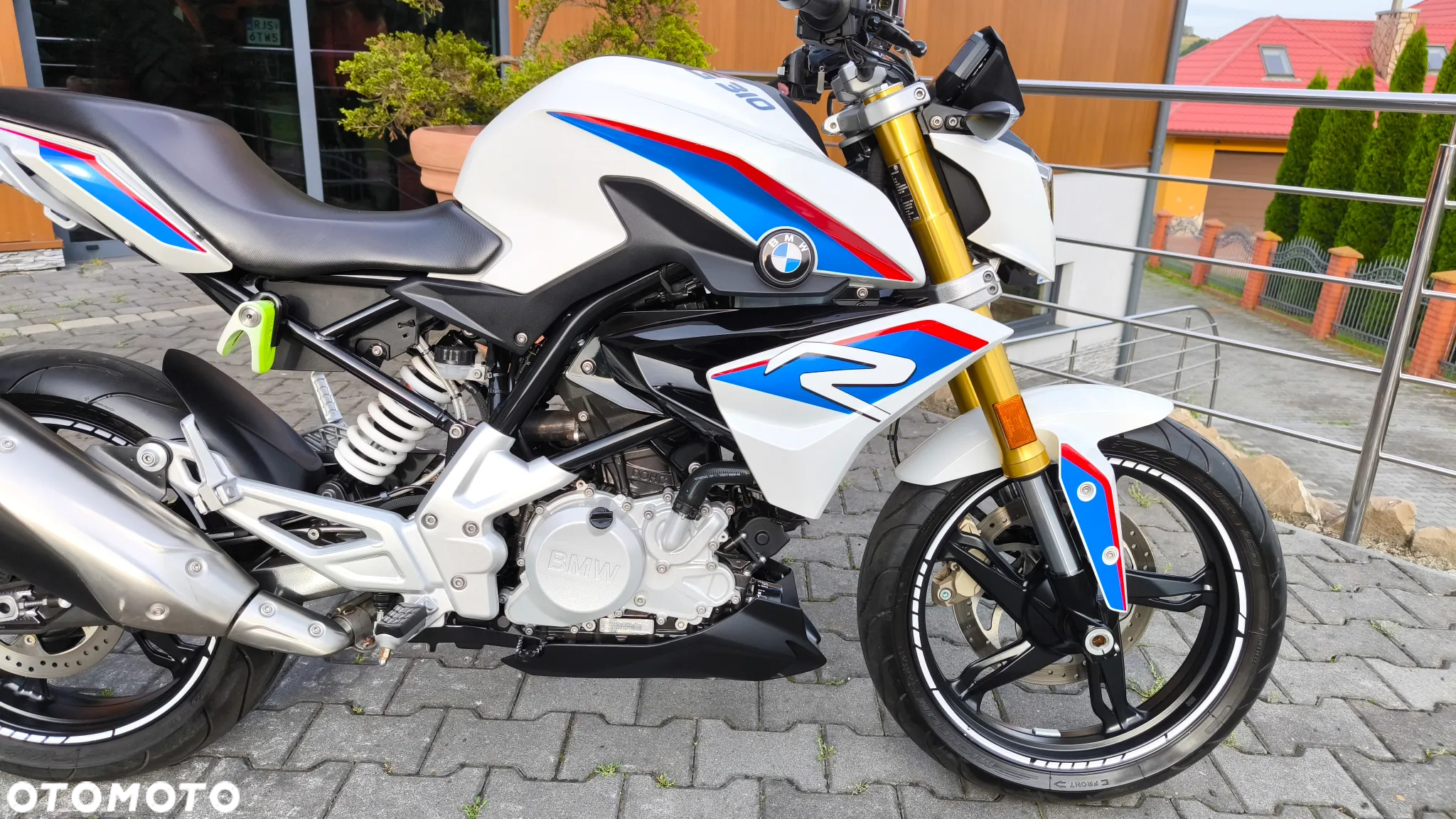 BMW G - 13
