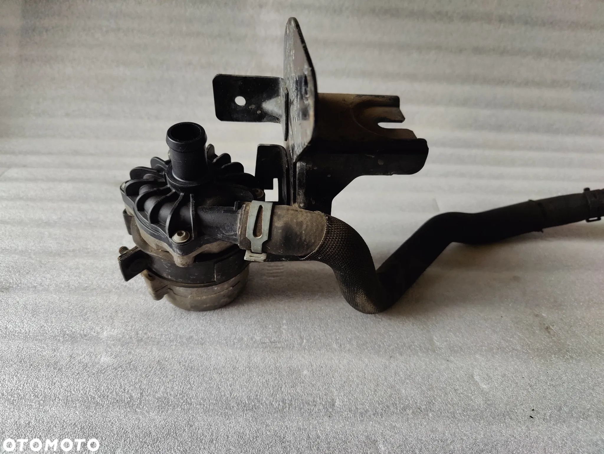 AUDI A6 C6 3.0 TFSI DODATKOWA POMPA WODY 4F0965567 - 1