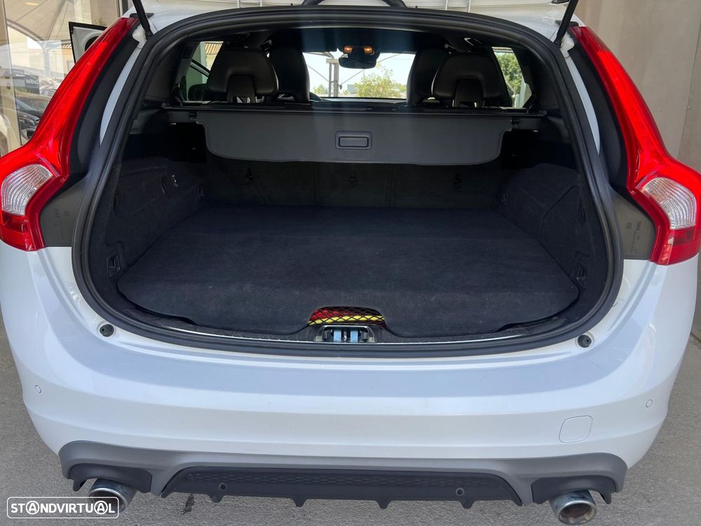 Volvo V60 2.4 D6 R-Design Sum.AWD Phev - 57