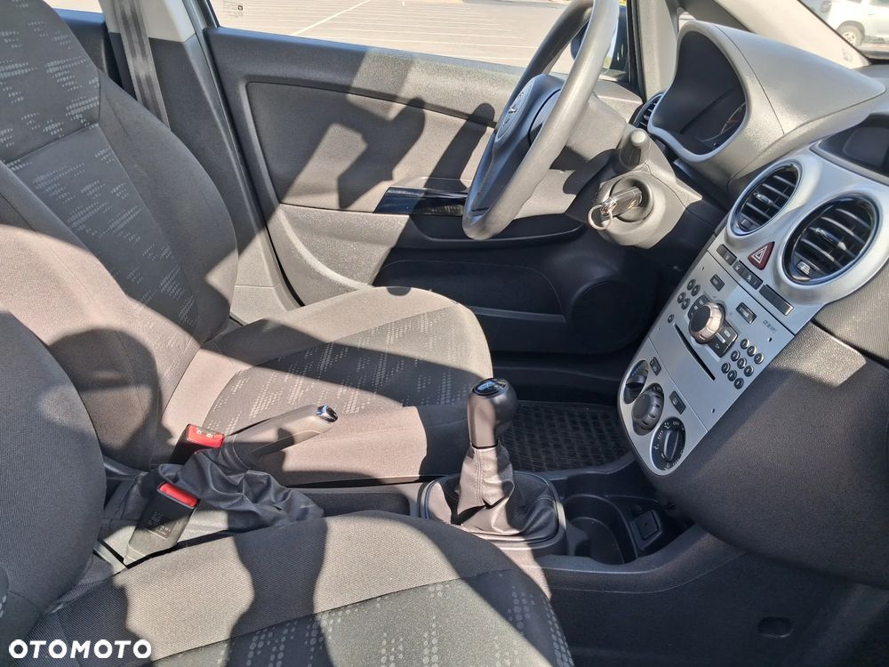 Opel Corsa 1.2 16V Edition / Active - 24