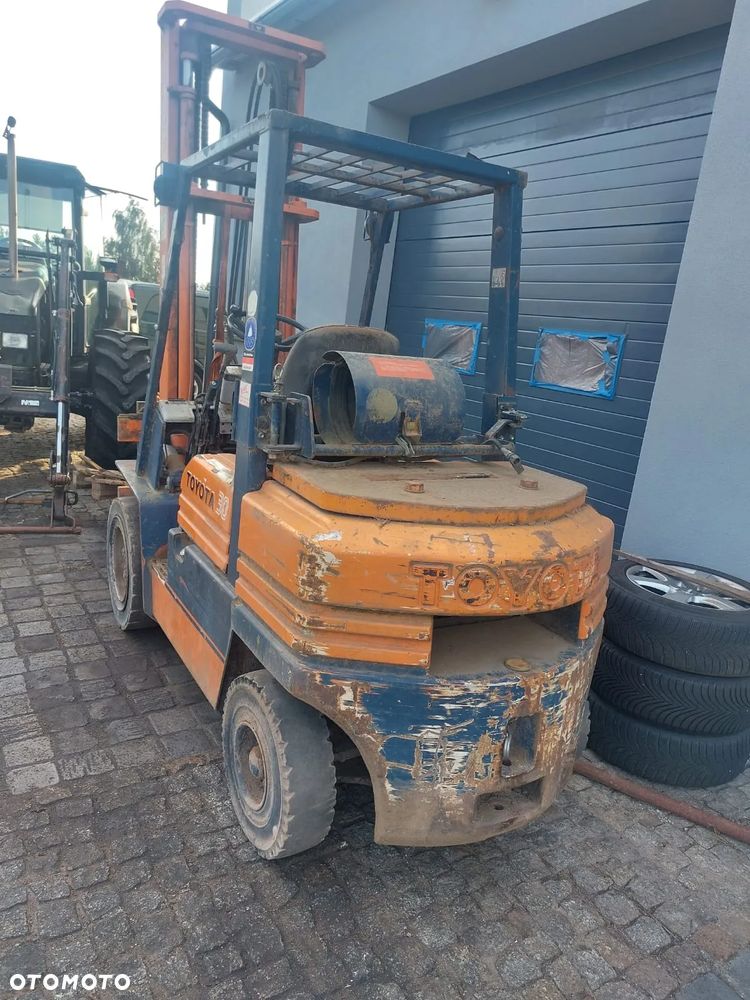 Toyota 5FGF30 - 6