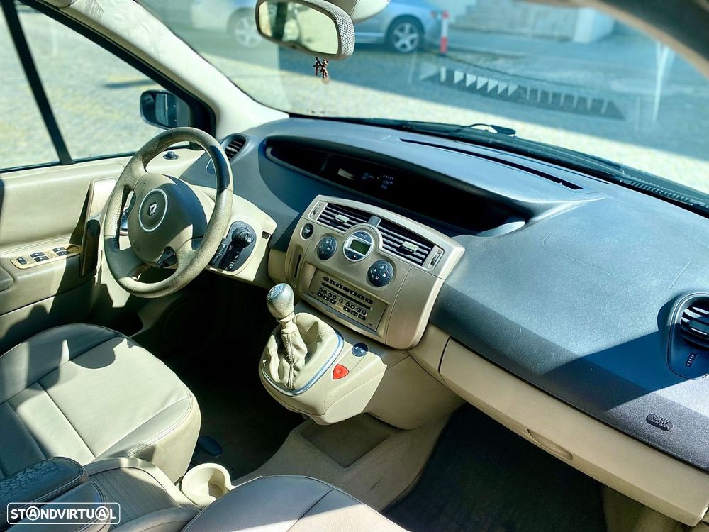 Renault Grand Scénic 1.5 dCi Luxe 7L. - 18