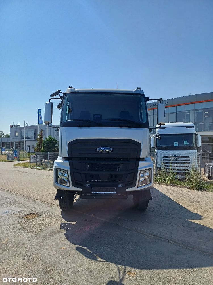 Ford F-LINE - 1