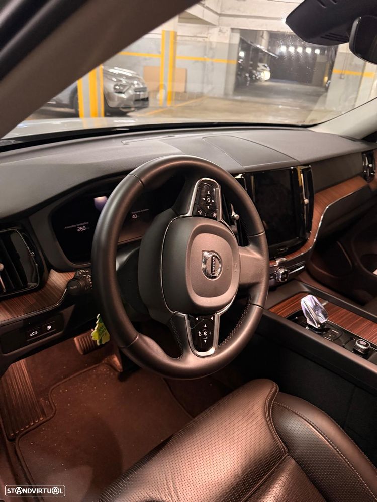 Volvo XC 60 2.0 T6 PHEV Inscription Expression AWD - 7