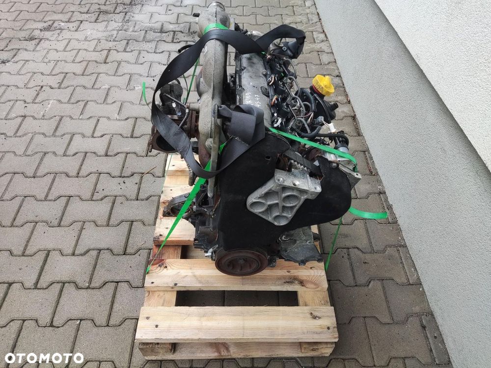 SILNIK KOMPLETNY WTRYSKIWACZE TURBO RENAULT TRAFIC II VIVARO A 1.9 DCI F9K - 4
