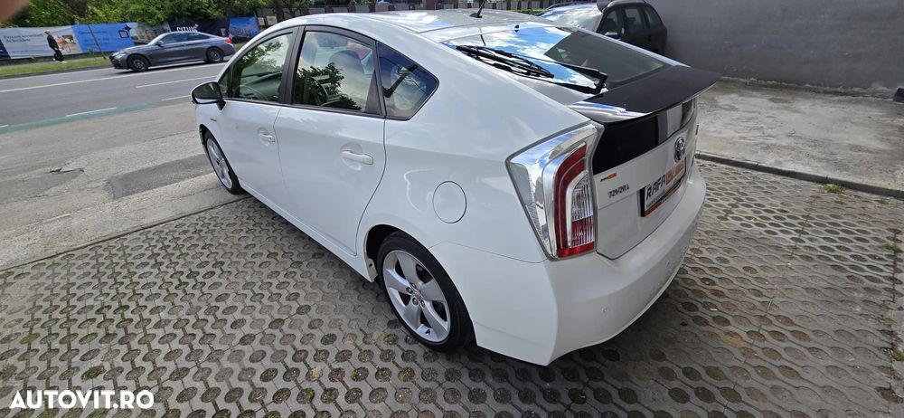 Toyota Prius - 16