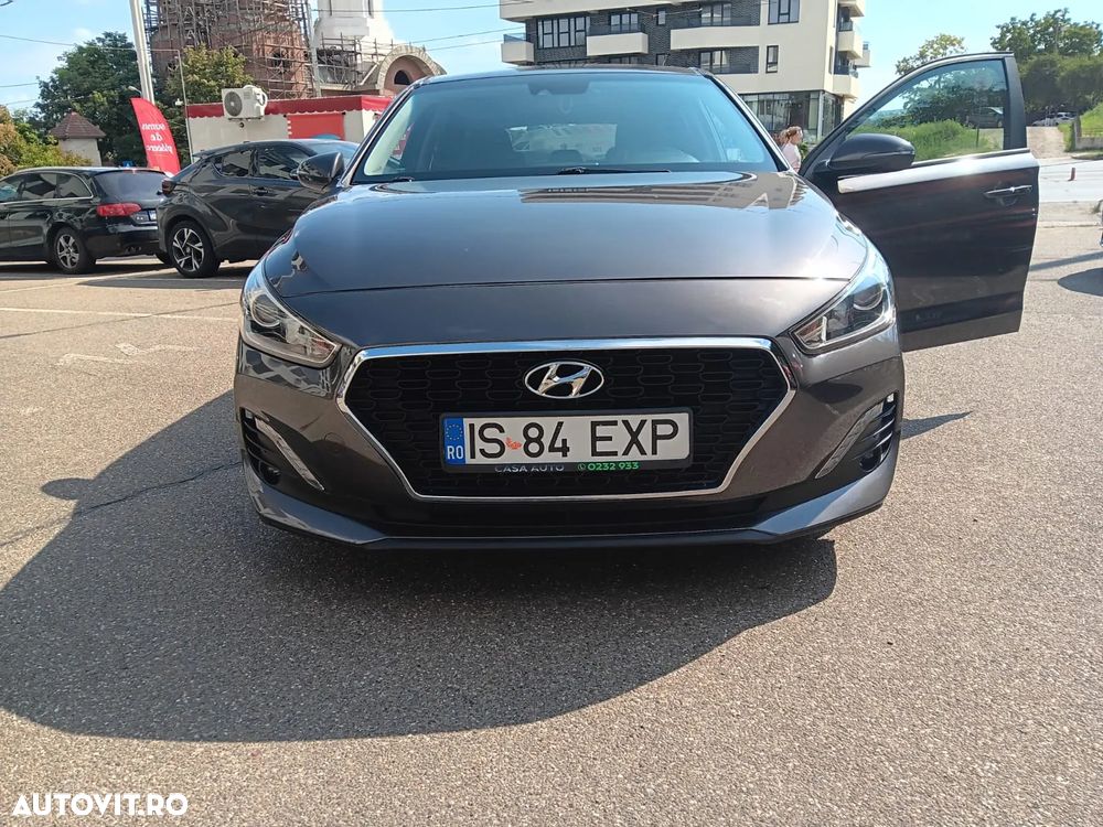 Hyundai i30 1.4 100CP 5DR M/T Classic - 3