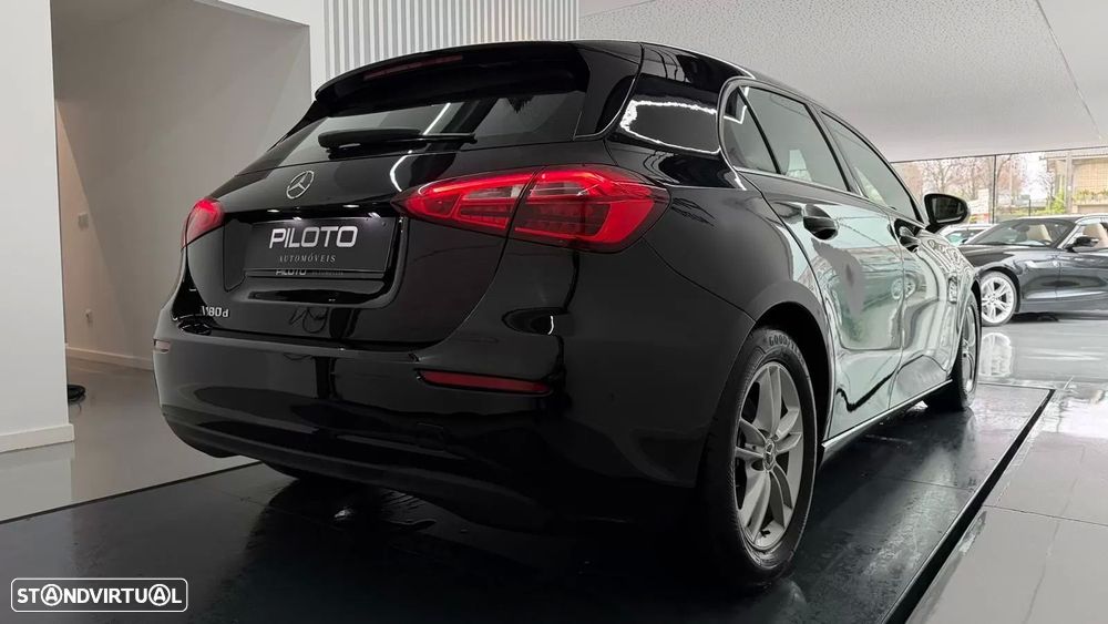 Mercedes-Benz A 180 d Progressive Aut. - 12