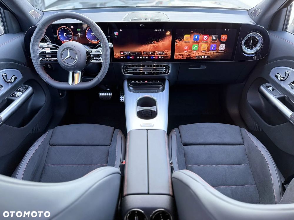 Mercedes-Benz GLB - 10