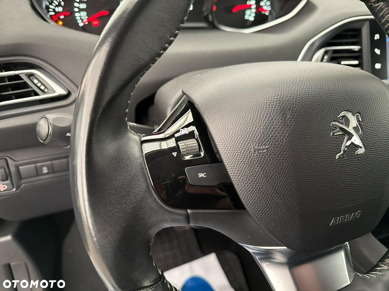 Peugeot 308 - 24