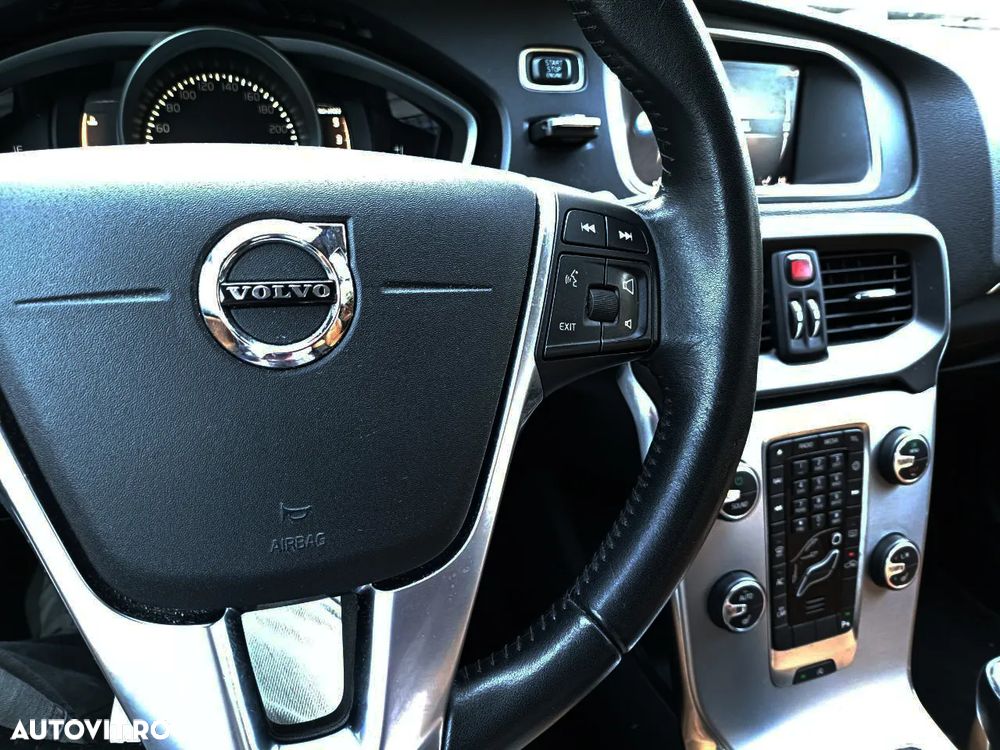 Volvo V40 D2 Summum - 11