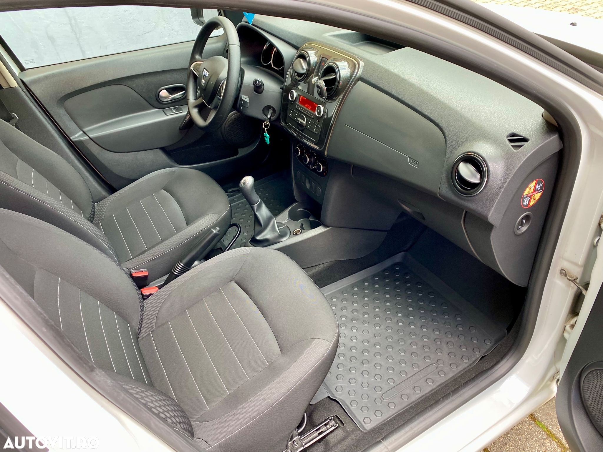 Dacia Logan 1.5 Blue dCi Laureate - 11