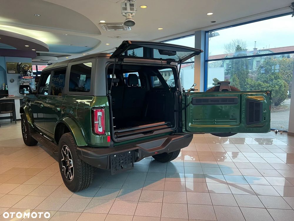 Ford Bronco - 9
