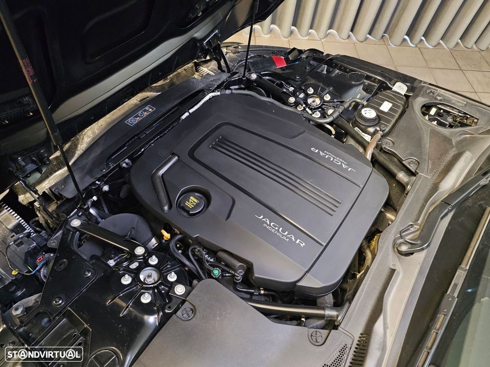 Jaguar F-Type 2.0 i4 R-Dynamic Black - 40