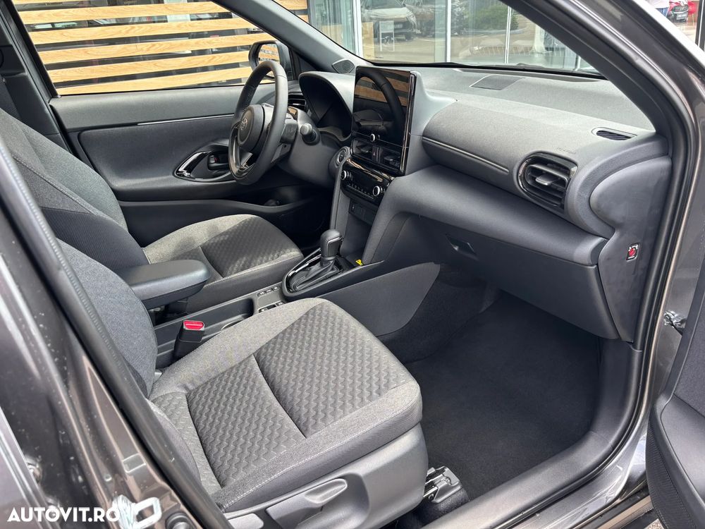 Toyota Yaris Cross 1.5 VVT-i HSD 4x2 Dynamic - 11
