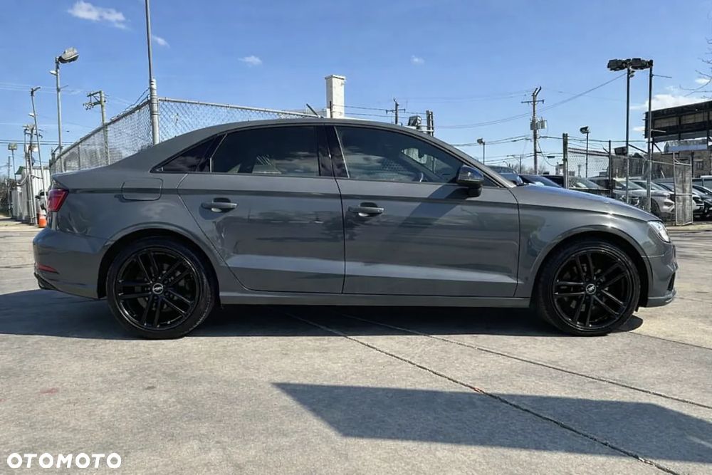 Audi A3 Limousine 40 TFSI quattro S tronic sport - 4