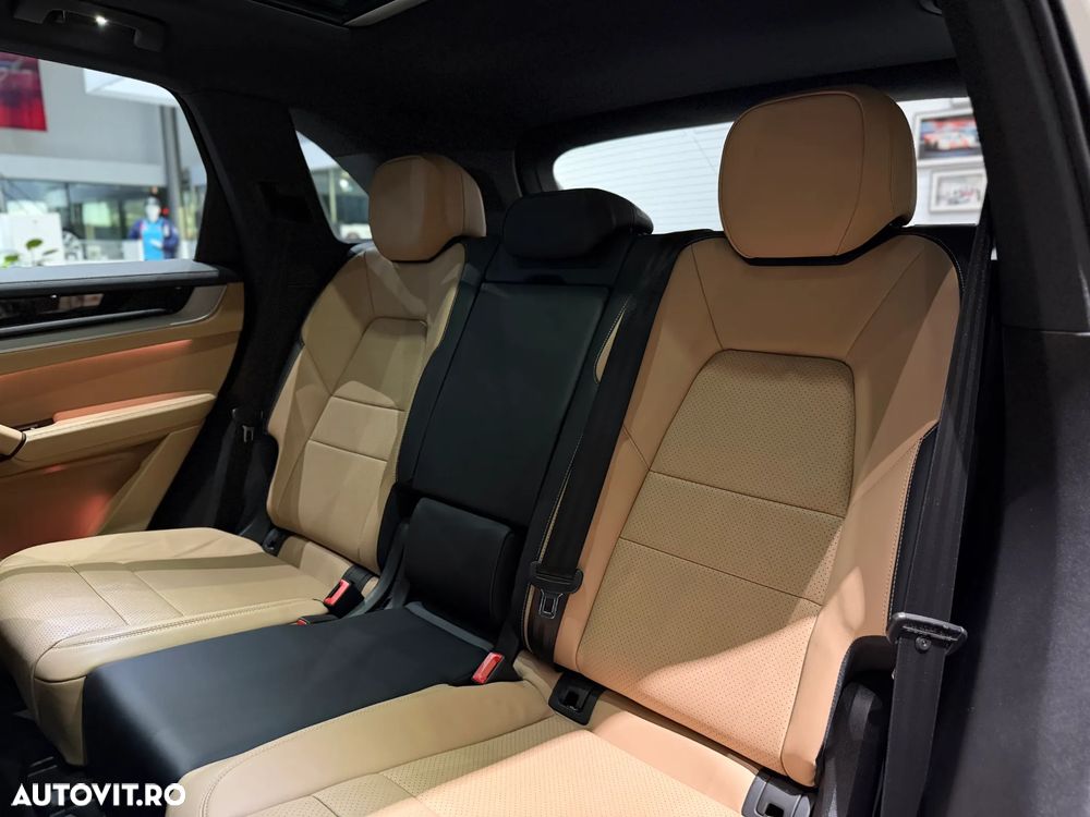 Porsche Cayenne Standard - 23