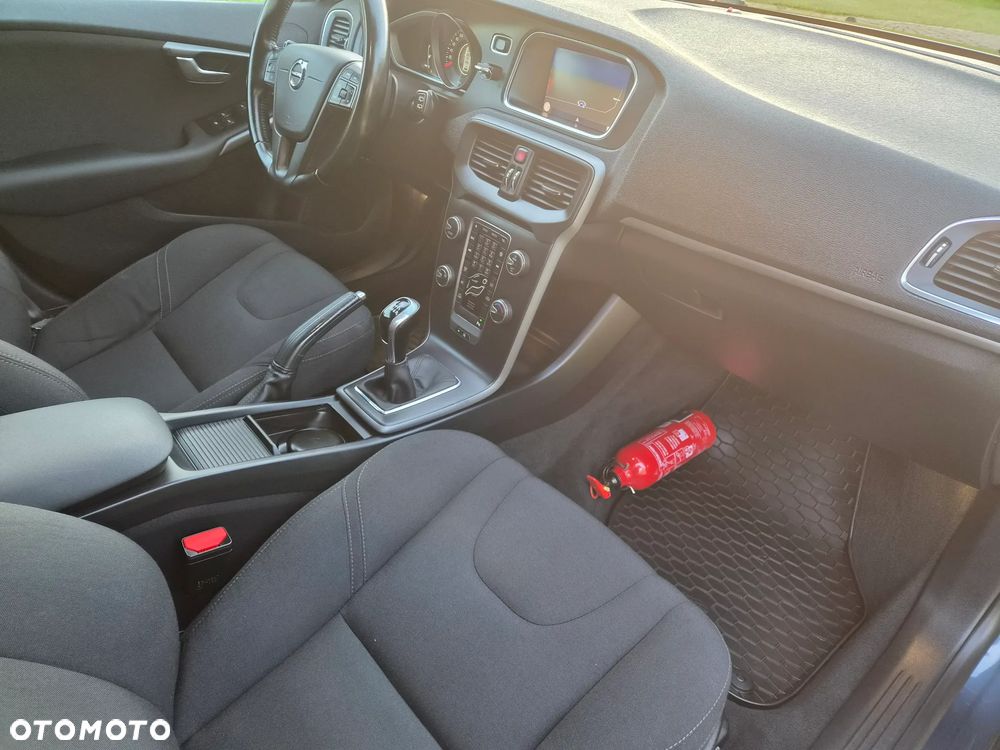 Volvo V40 D2 Kinetic - 9