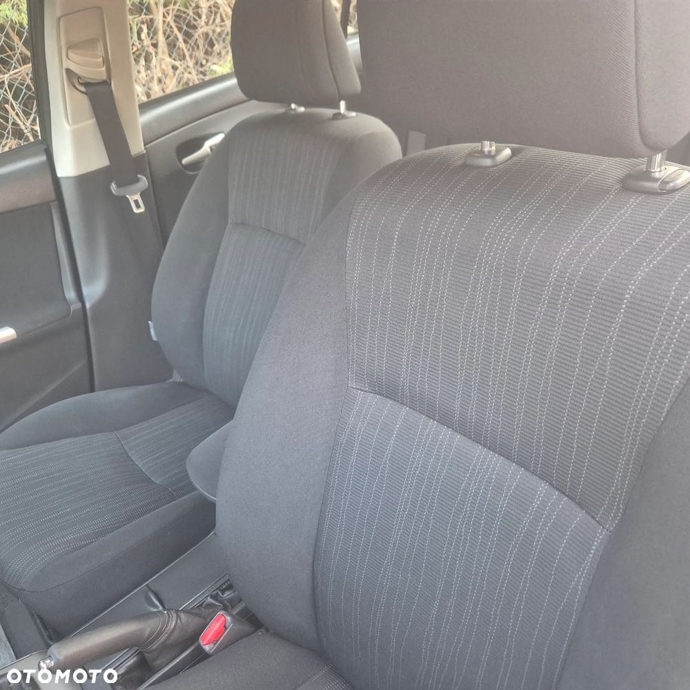 Toyota Corolla 1.6 Luna - 10