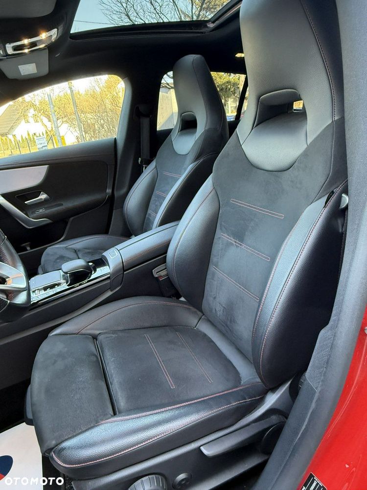 Mercedes-Benz CLA - 32