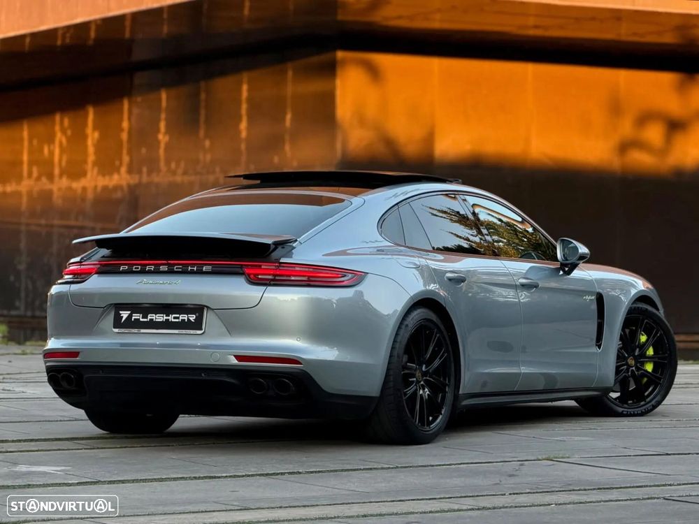 Porsche Panamera 4 E-Hybrid - 30