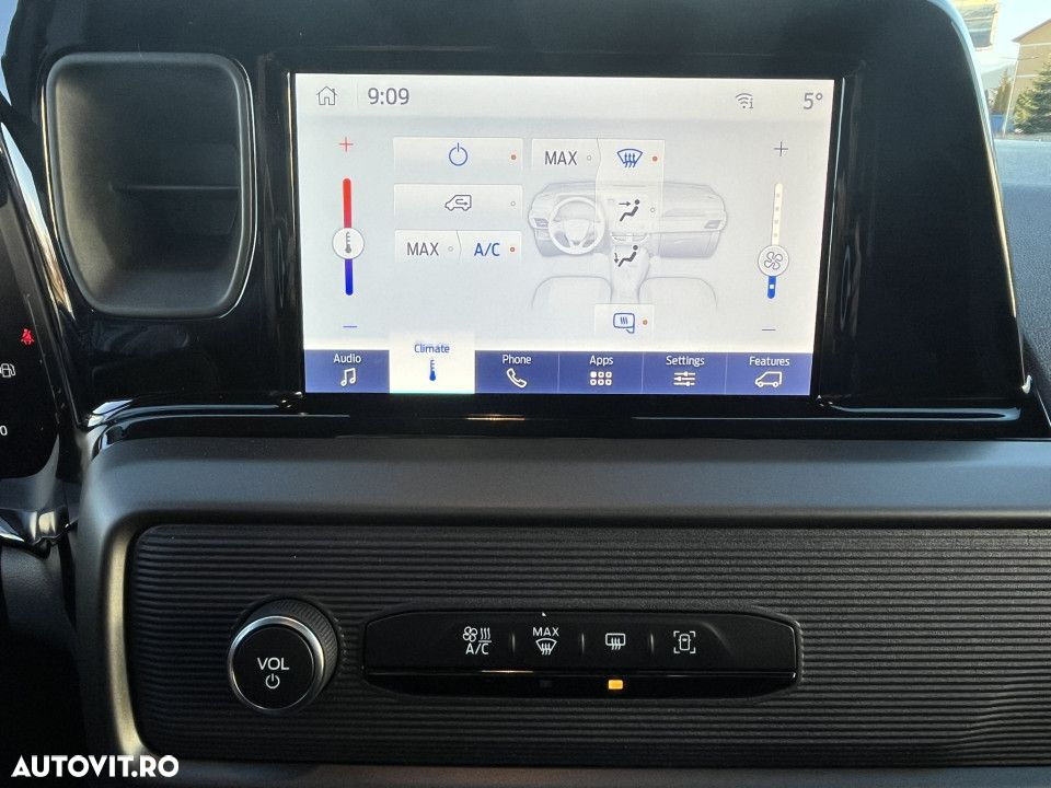 Ford Transit Courier - 11