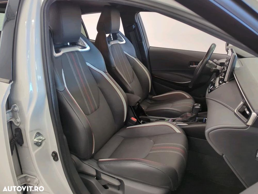 Toyota Corolla 1.8 HSD Dynamic GR Sport - 6