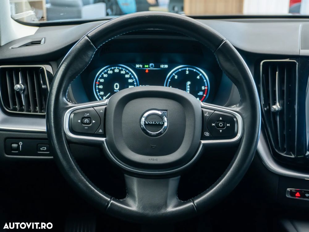 Volvo XC 60 D4 AWD Geartronic Momentum - 36
