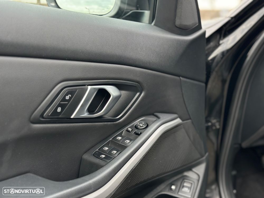BMW 330 e Aut. Luxury Line - 22