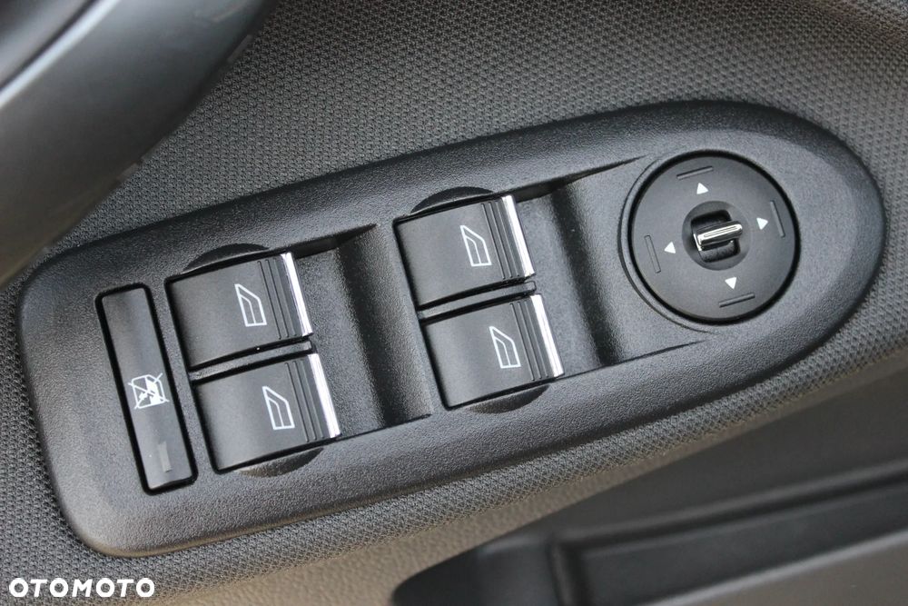 Ford Kuga 2.0 TDCi 2x4 Titanium - 33