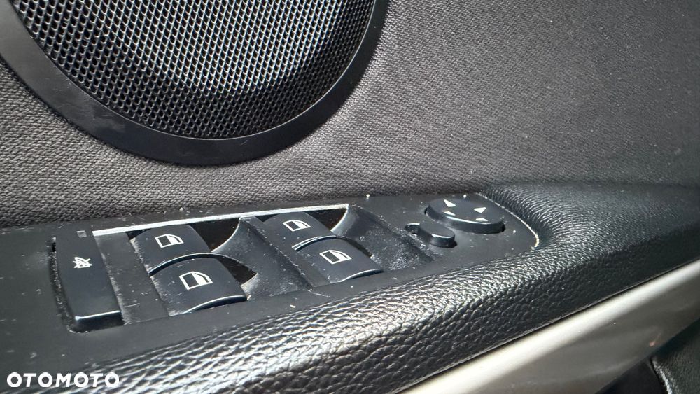 BMW Seria 3 320i - 15