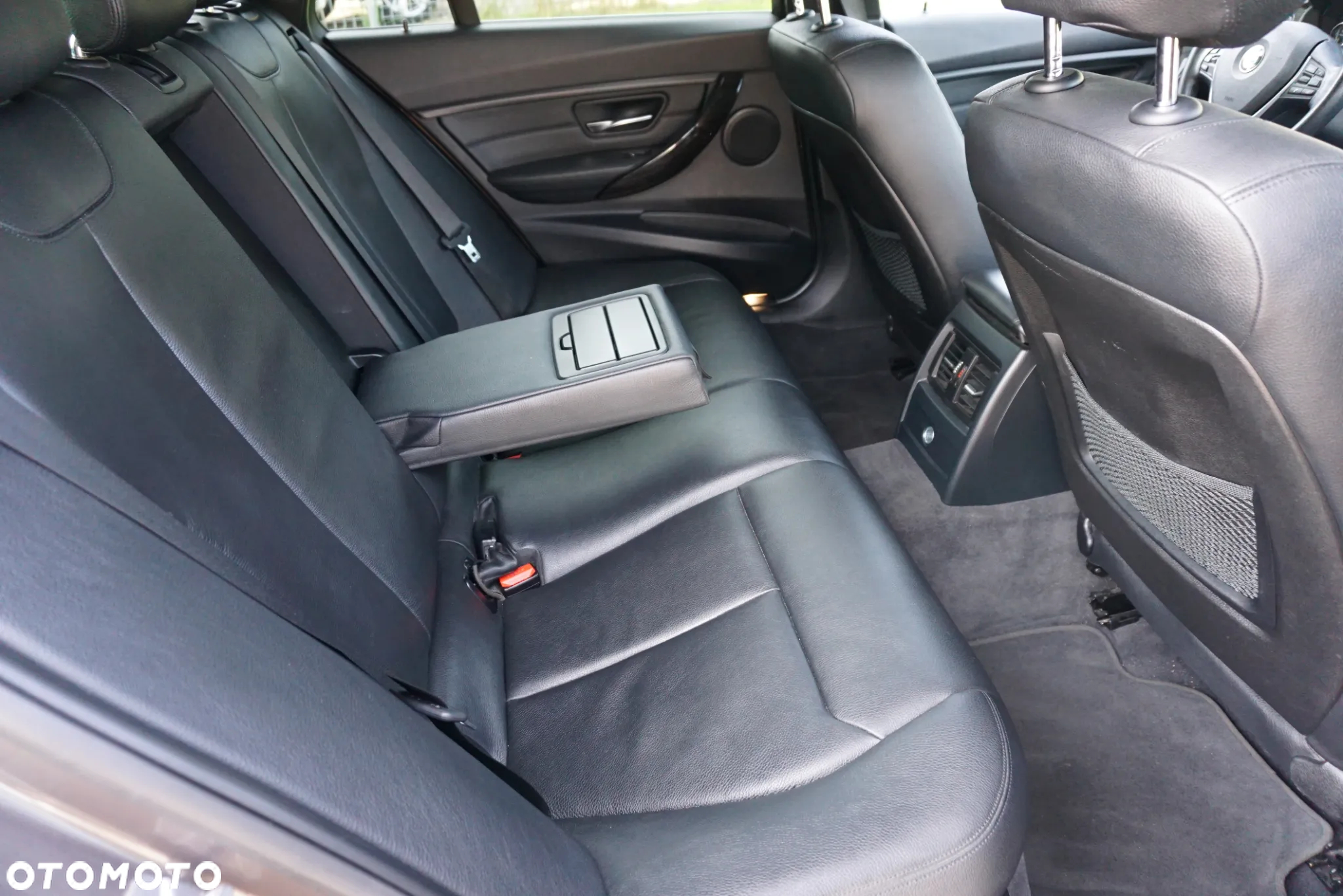 BMW Seria 3 318d Touring Luxury Line - 21