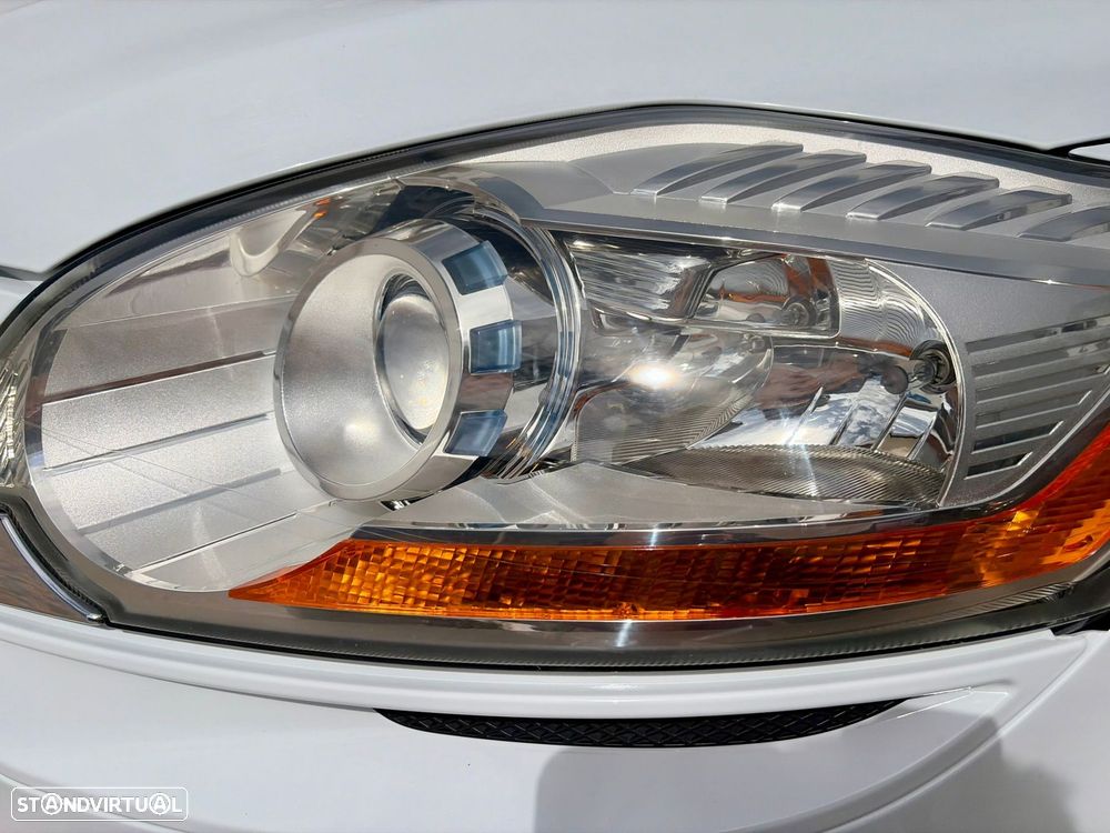 Ford Kuga 2.0 TDCi Titanium - 40