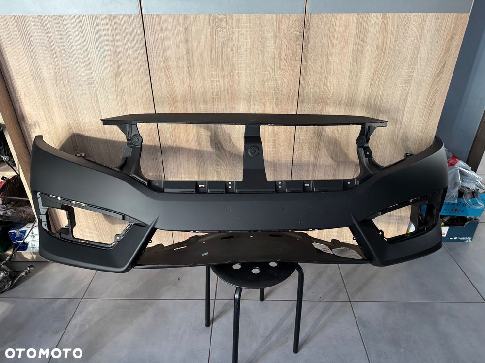 Honda Civic X sedan zderzak przód nowy