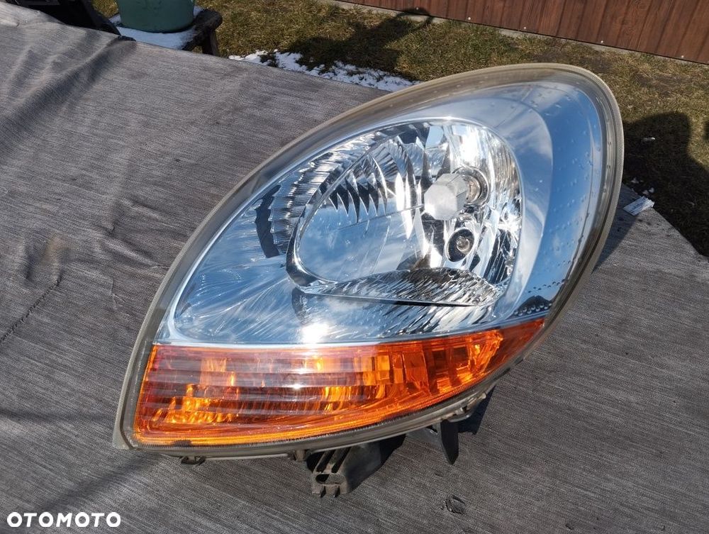 Lampa Renault Kangoo 03-07 lewy przód 820-614 europa Valeo