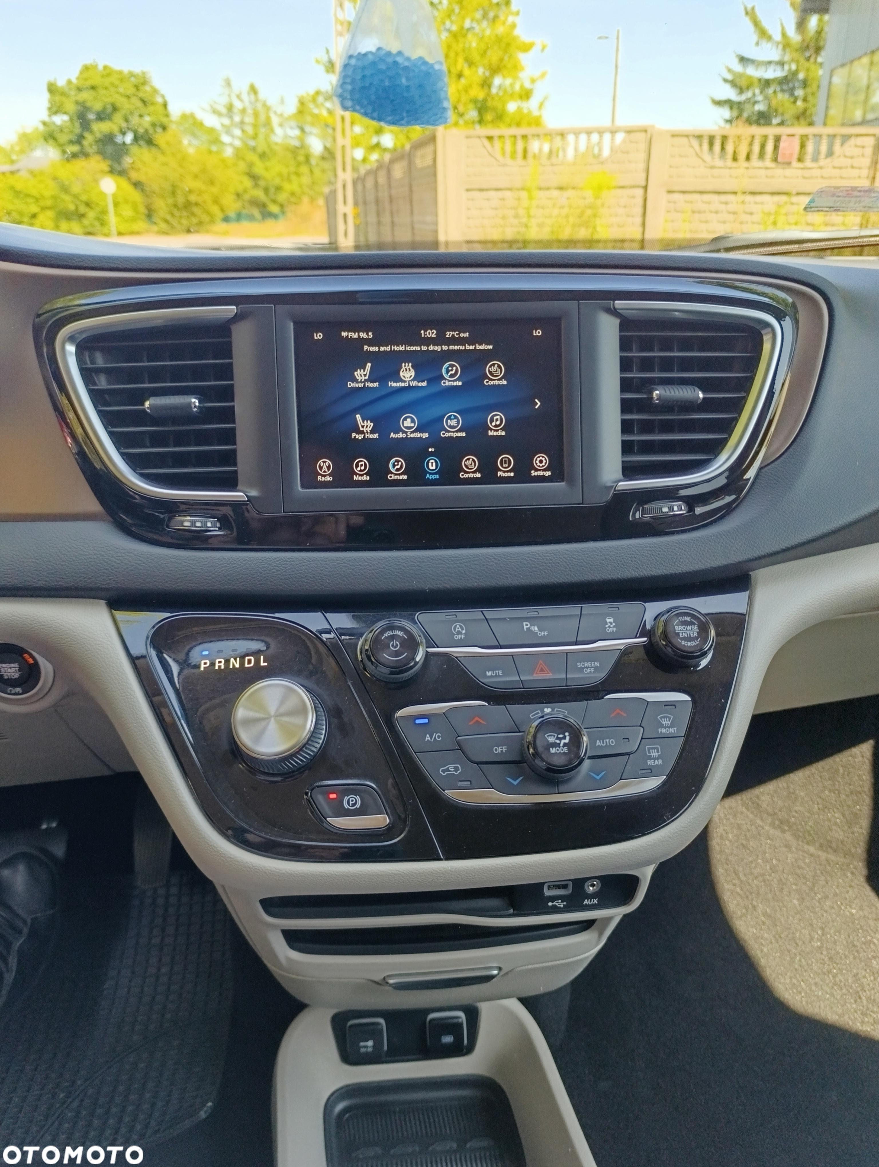 Chrysler Pacifica - 11