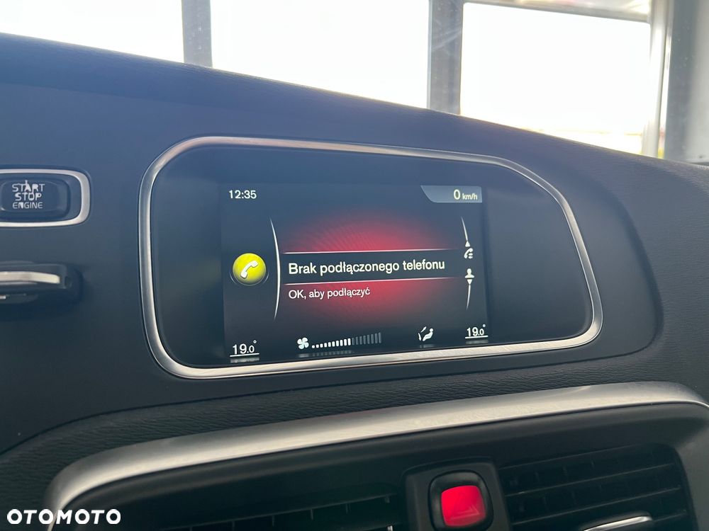 Volvo V40 D3 Drive-E Momentum - 28