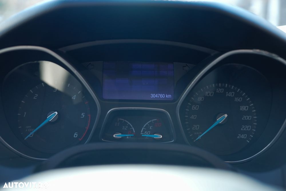 Ford Focus 2.0 TDCI DPF Titanium - 9