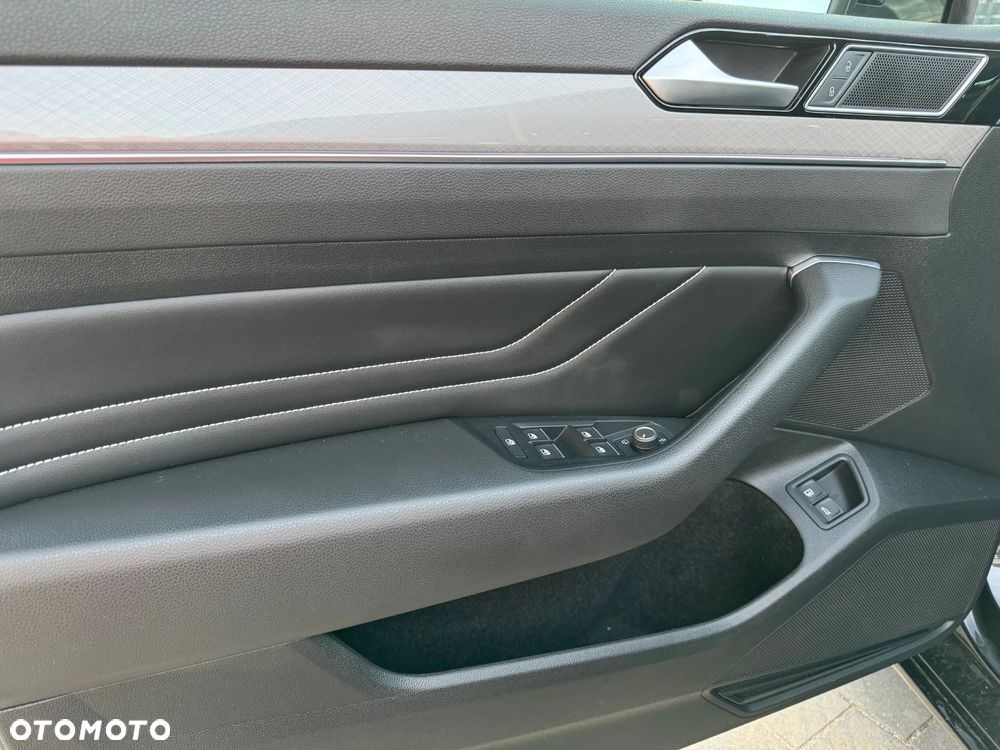 Volkswagen Passat - 13