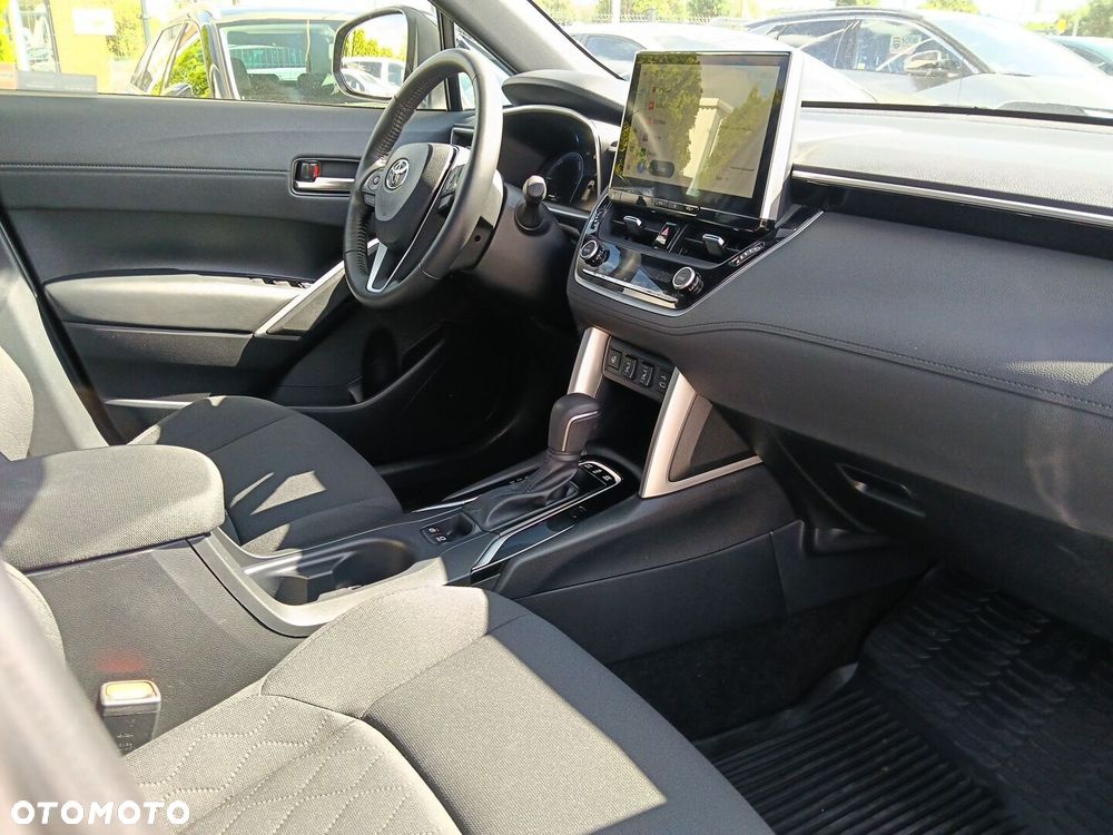 Toyota Corolla Cross - 9
